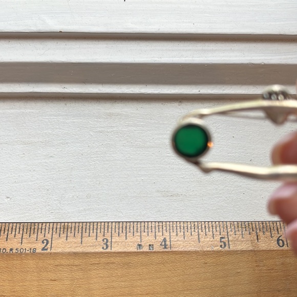Sterling silver pin with malachite green stone - Picture 8 of 10